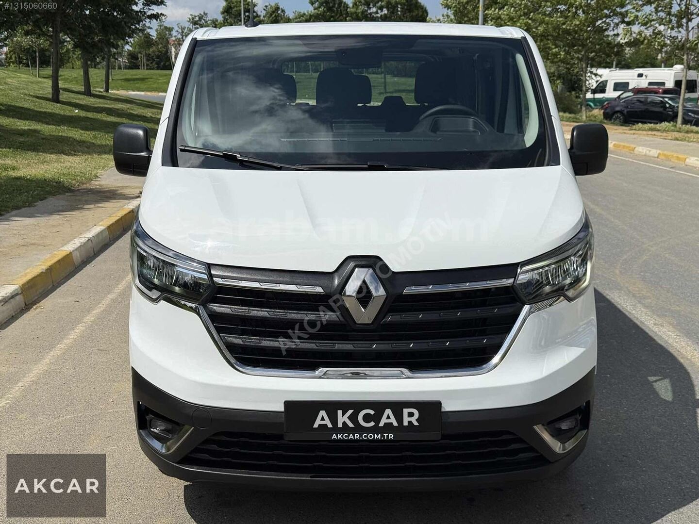 Galeriden Renault Trafic 2.0 DCI Grand Confort 2024 Model İstanbul 32.000 km Beyaz 4