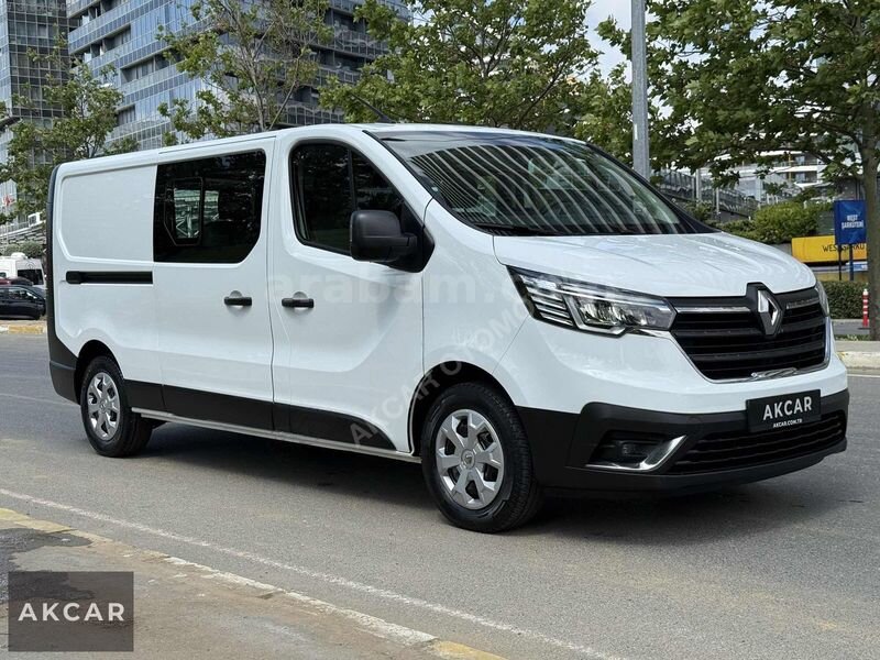 Galeriden Renault Trafic 2.0 DCI Grand Confort 2024 Model İstanbul 32.000 km Beyaz