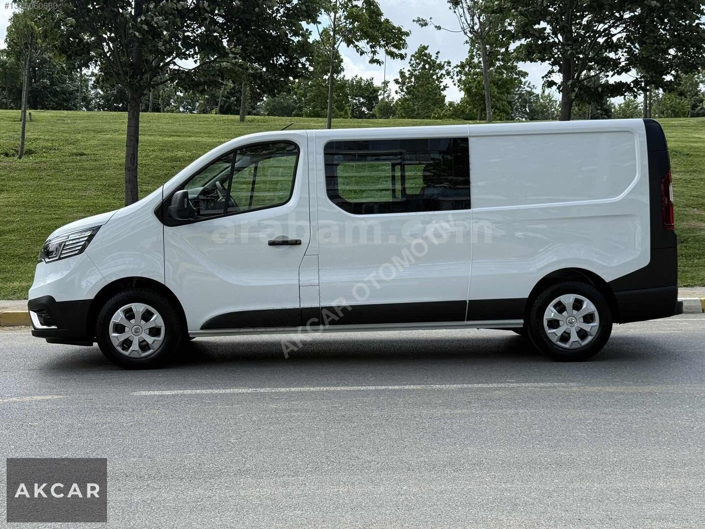 Galeriden Renault Trafic 2.0 DCI Grand Confort 2024 Model İstanbul 32.000 km Beyaz 6