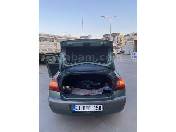 2004 1.6. LPG CAM TAVANLI DOLU PAKET AİLE ARACI 