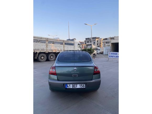 2004 1.6. LPG CAM TAVANLI DOLU PAKET AİLE ARACI 