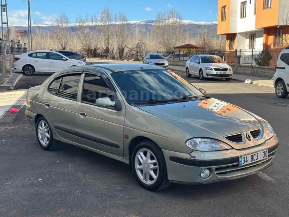 Sahibinden Renault Megane 1.6 Expression 2003 Model 