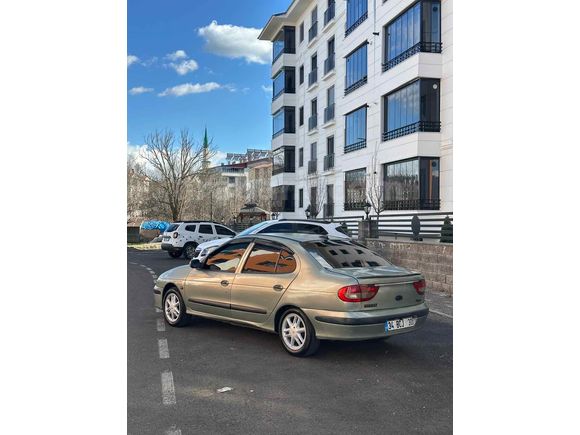 Sahibinden Renault Megane 1.6 Expression 2003 Model 