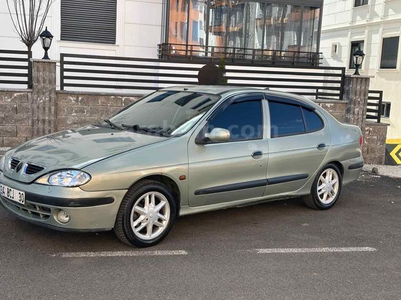 Sahibinden Renault Megane 1.6 Expression 2003 Model 