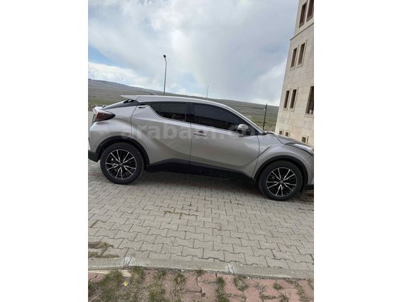Sahibinden Toyota C-HR 1.2 Turbo Diamond Premium 2016 Model  106.000 km Gri (Gümüş)