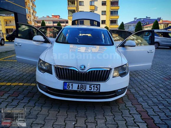 HARİKA TEMİZLİKTE SKODA SUPERB ARAÇ TRABZONDA'DIR