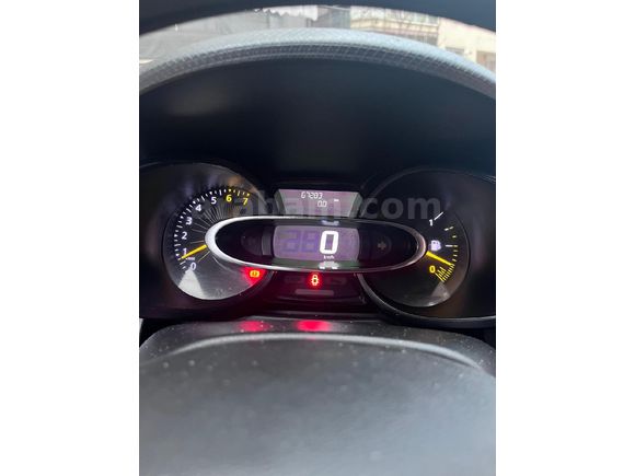Sahibinden Renault Clio 1.2 Joy 2015 Model  68.000 km Kırmızı