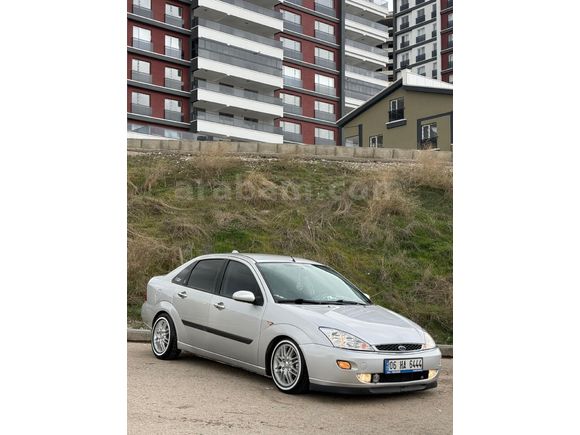 Sahibinden Ford Focus 1.6 Ghia 2000 Model