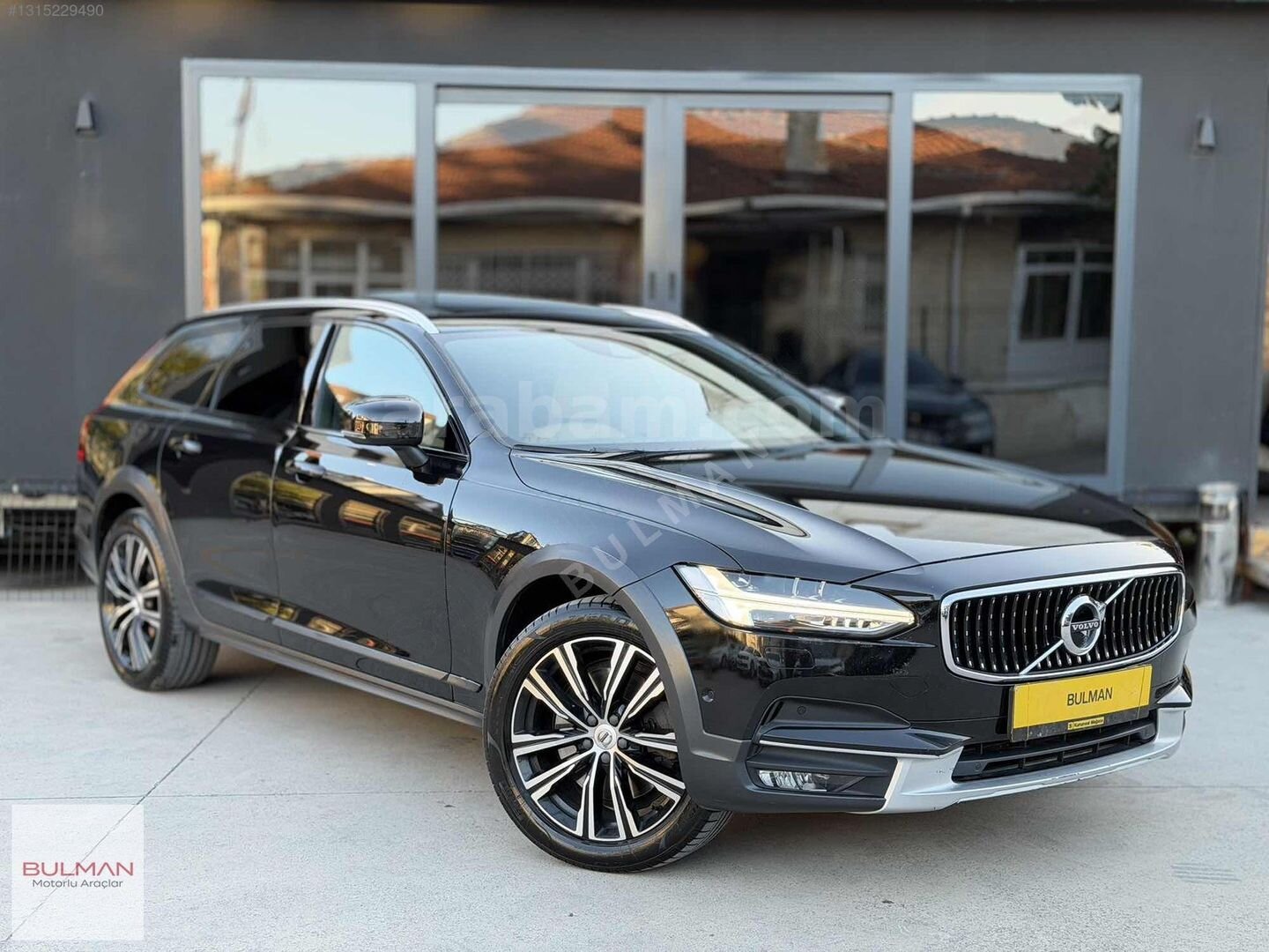 Galeriden Volvo V90 Cross Country 2.0 D D5 Pro 2018 Model İstanbul 195.000 km Siyah 1