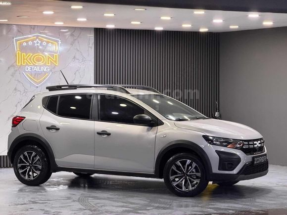 2023 MODEL 6001 KM'DE SANDERO STEPWAY ÇELİK JANT CAM FİLM