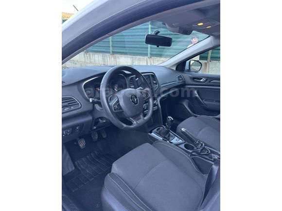 Sahibinden Renault Megane 1.3 TCe Joy 2020 Model 
