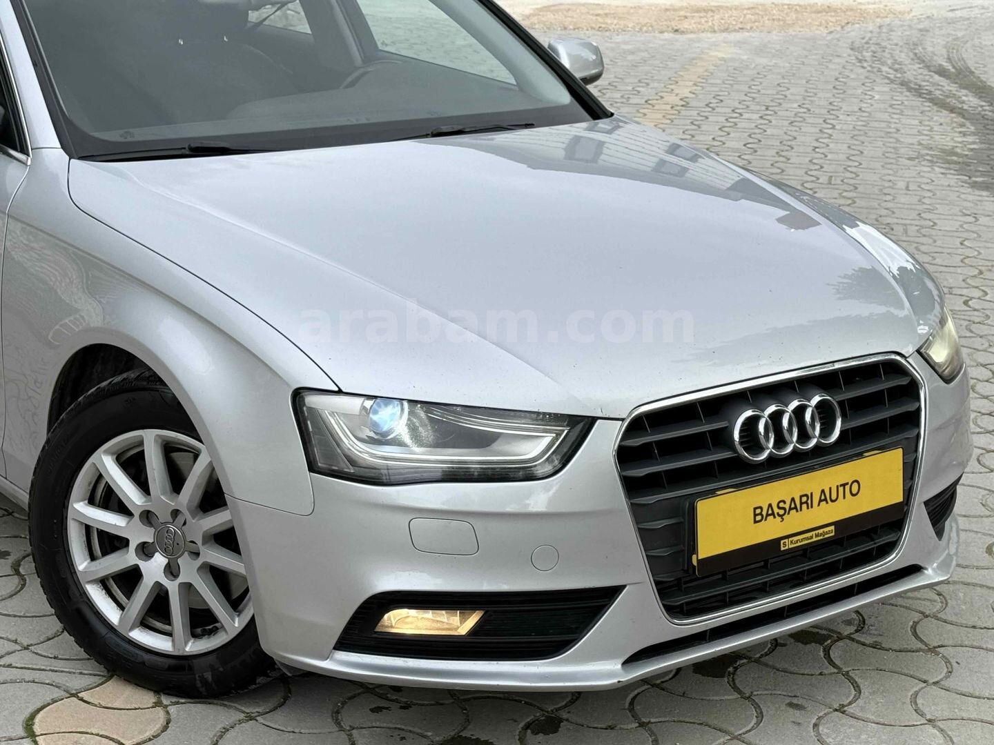 Galeriden Audi A4 Sedan 2.0 TDI 2012 Model Konya 420.000 km Gri (Gümüş) 4