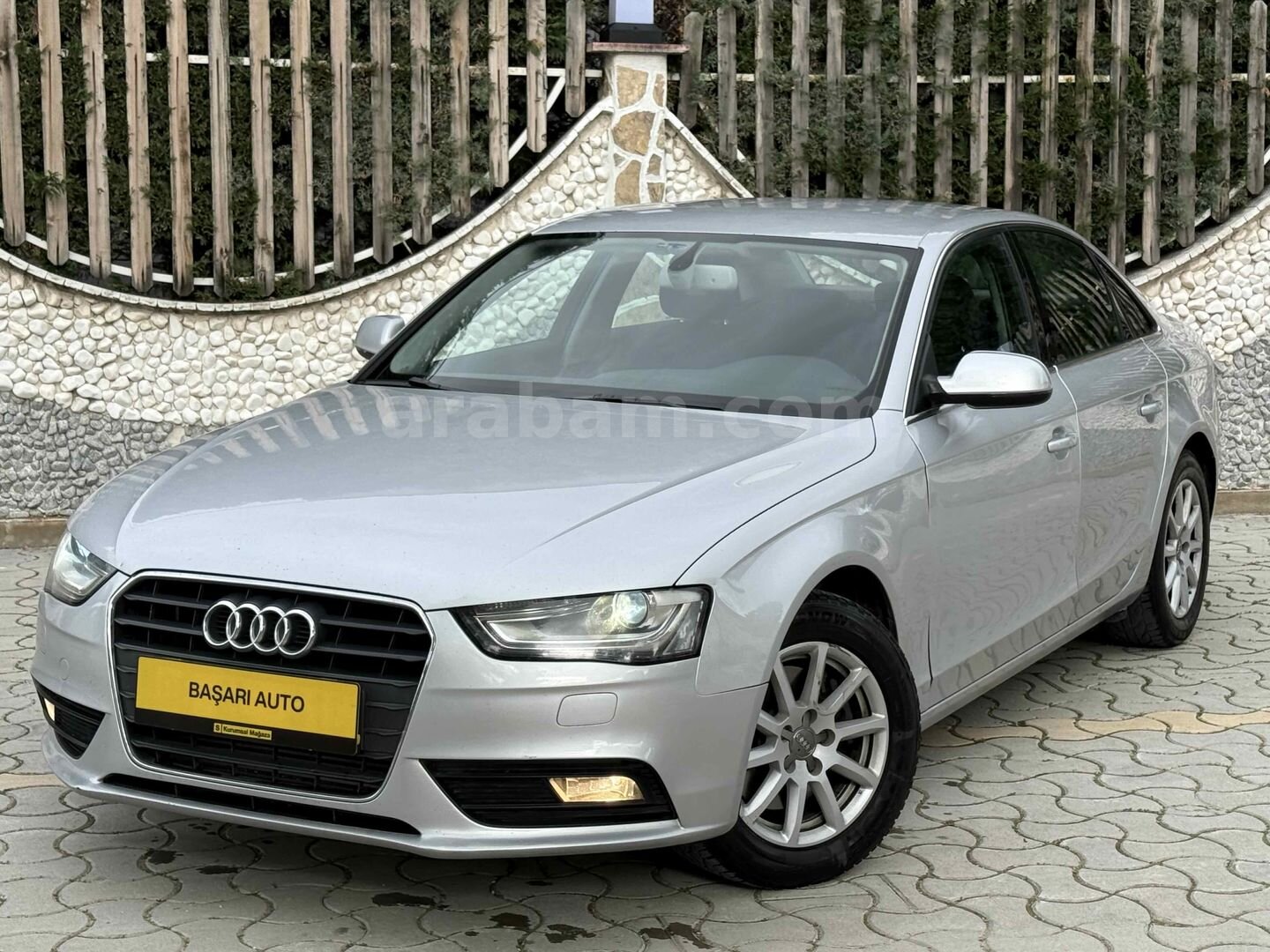 Galeriden Audi A4 Sedan 2.0 TDI 2012 Model Konya 420.000 km Gri (Gümüş) 6