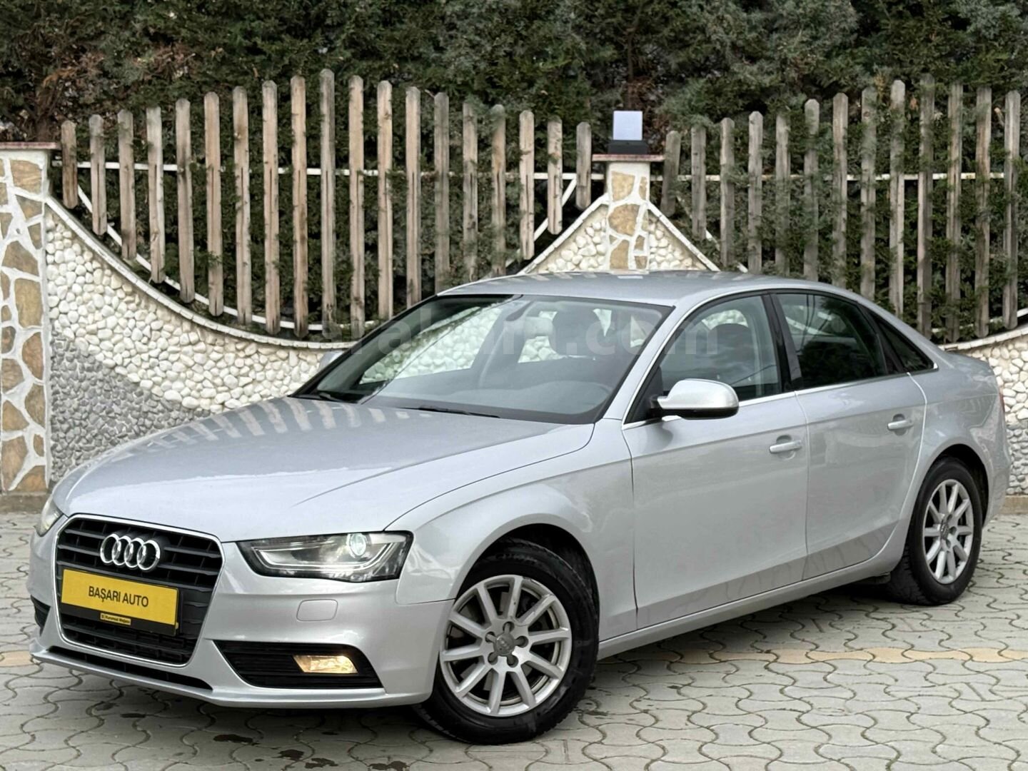 Galeriden Audi A4 Sedan 2.0 TDI 2012 Model Konya 420.000 km Gri (Gümüş) 7