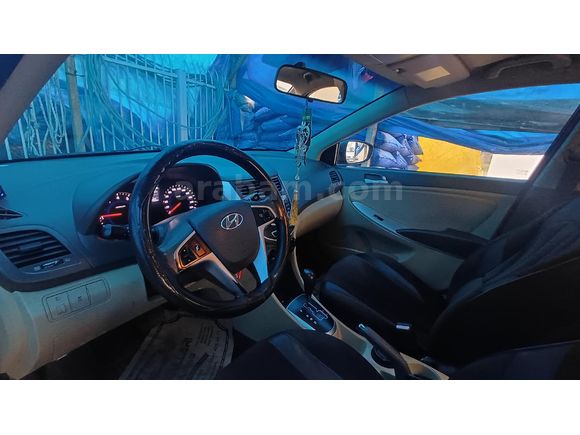 Sahibinden Hyundai Accent Blue 1.4 CVVT Mode Plus 2012 Model
