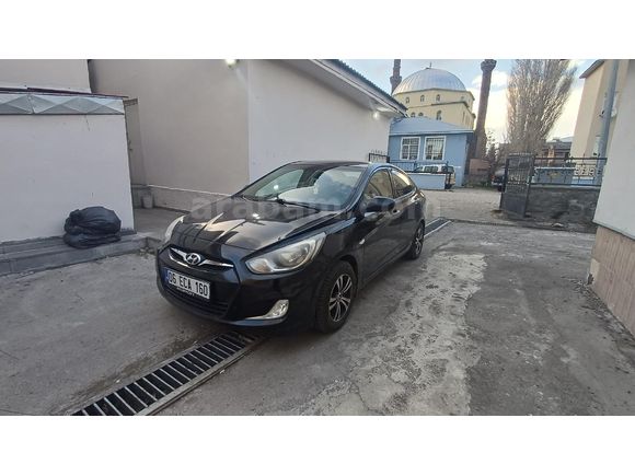 Sahibinden Hyundai Accent Blue 1.4 CVVT Mode Plus 2012 Model