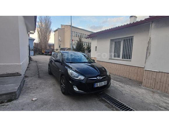 Sahibinden Hyundai Accent Blue 1.4 CVVT Mode Plus 2012 Model