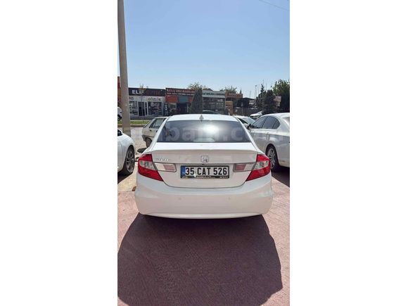 Sahibinden Honda Civic 1.6i VTEC Eco Elegance 2014 Model 
