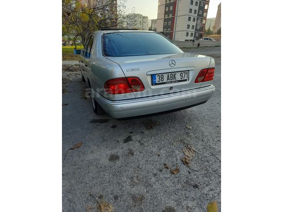 Değisensiz - 360000km-Mavi salon- E 200 Avantgarde 1998 Model