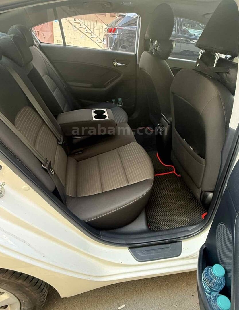 Sahibinden Kia Cerato 1.6 CRDi Concept Plus 2017 Model İstanbul 133.000 km Beyaz 6