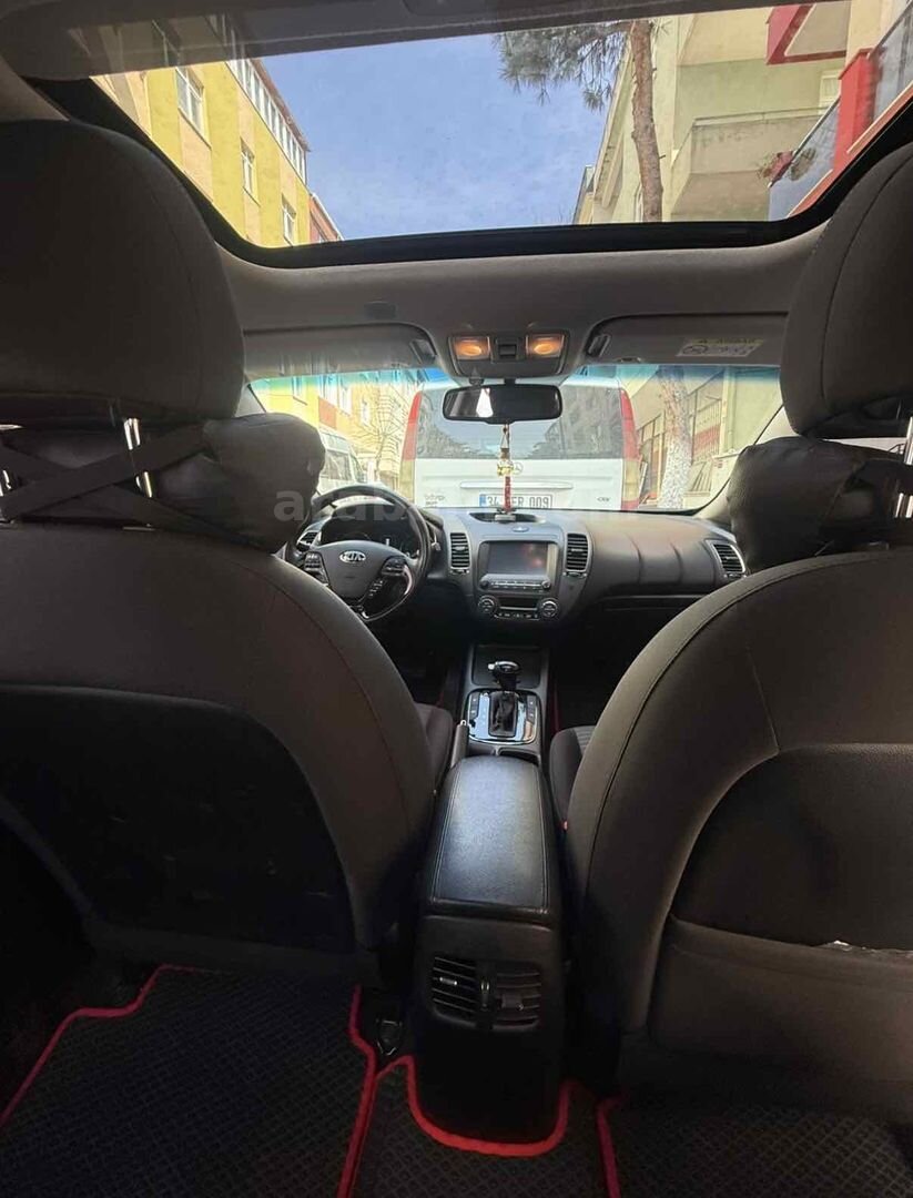 Sahibinden Kia Cerato 1.6 CRDi Concept Plus 2017 Model İstanbul 133.000 km Beyaz 5