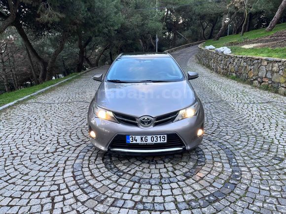 Sahibinden Toyota Auris 1.6 Advance Skypack 2013 Model En Full Paket