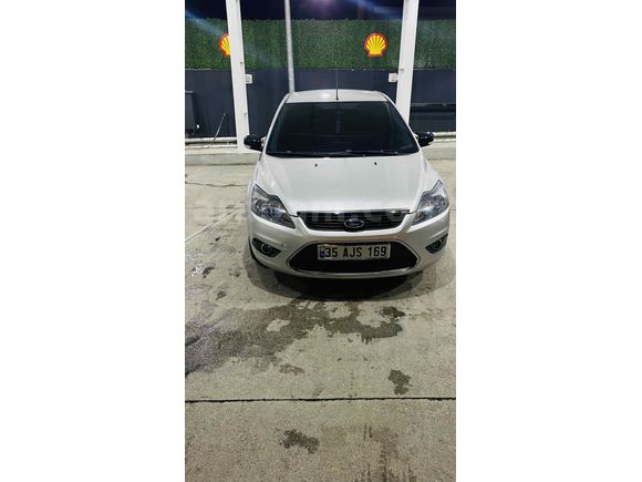 Sahibinden Ford Focus 1.6 TDCi Titanium 2011 Model  194000 km Gri (titanyum)