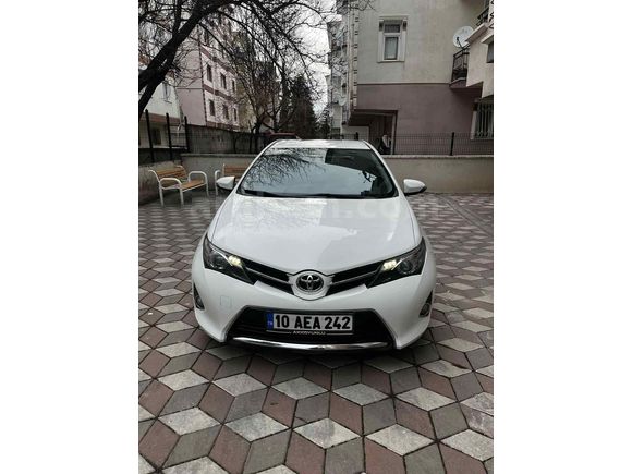 Sahibinden Toyota Auris 1.4 D-4D Active 2014 Model 