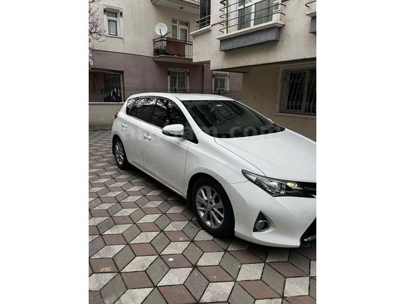 Sahibinden Toyota Auris 1.4 D-4D Active 2014 Model 