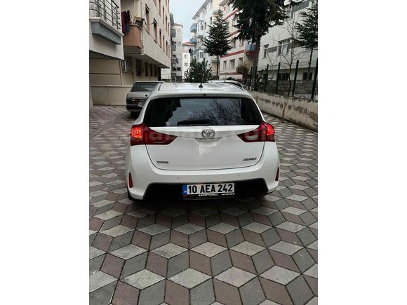 Sahibinden Toyota Auris 1.4 D-4D Active 2014 Model 
