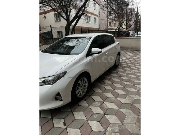 Sahibinden Toyota Auris 1.4 D-4D Active 2014 Model 