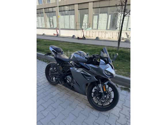 ACİL SATILIK 2024 CF Moto 250SR Düşük Km Masrafsız