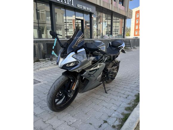 ACİL SATILIK 2024 CF Moto 250SR Düşük Km Masrafsız