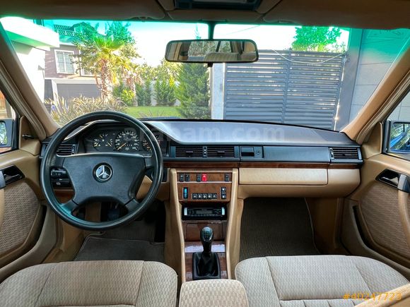 MERCEDES BENZ 200 E