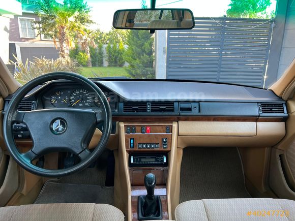 MERCEDES BENZ 200 E