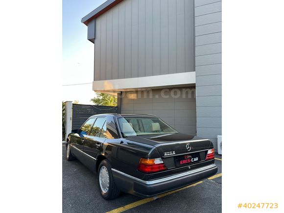 MERCEDES BENZ 200 E