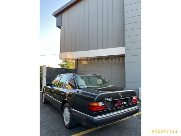 MERCEDES BENZ 200 E