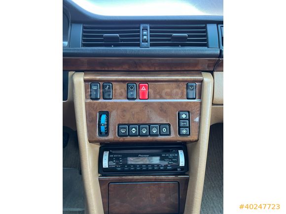 MERCEDES BENZ 200 E