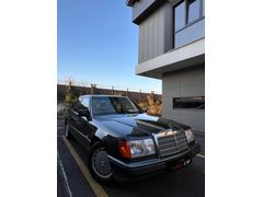 MERCEDES BENZ 200 E