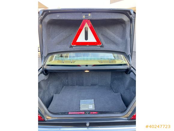 MERCEDES BENZ 200 E