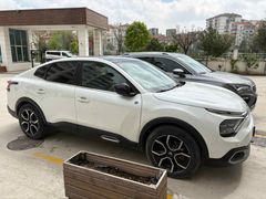 Sorunsuz 2024 e-C4 X Shine Bold -Servis Bakımlı & Garantili