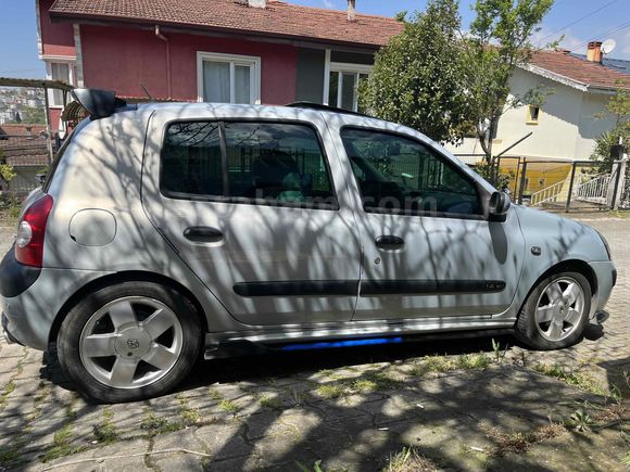 Sahibinden Renault Clio 1.4 Privilege 2002 Model 