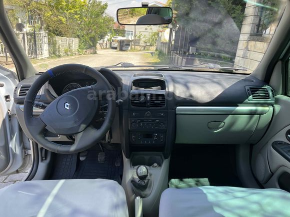 Sahibinden Renault Clio 1.4 Privilege 2002 Model 