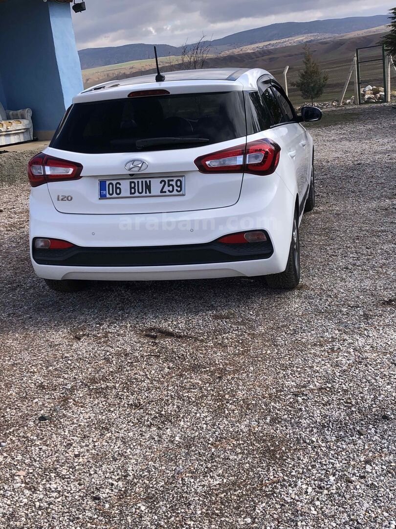 Sahibinden Hyundai i20 1.4 MPI Elite Smart 2018 Model Ankara 107.000 km Beyaz 3