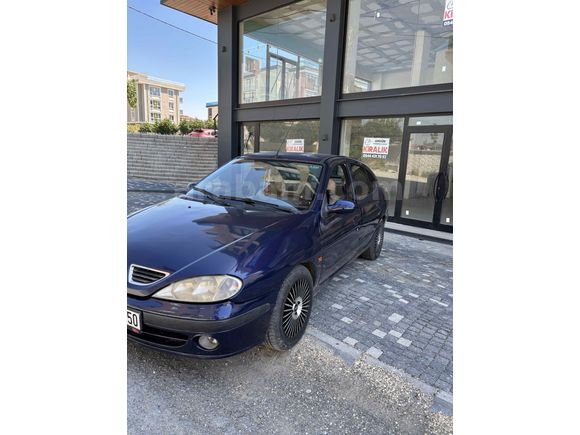 Sahibinden Renault Megane 1.6 RXE 2003 Model 