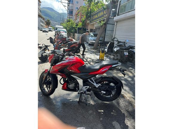 BAJAJ PULSAR N 160