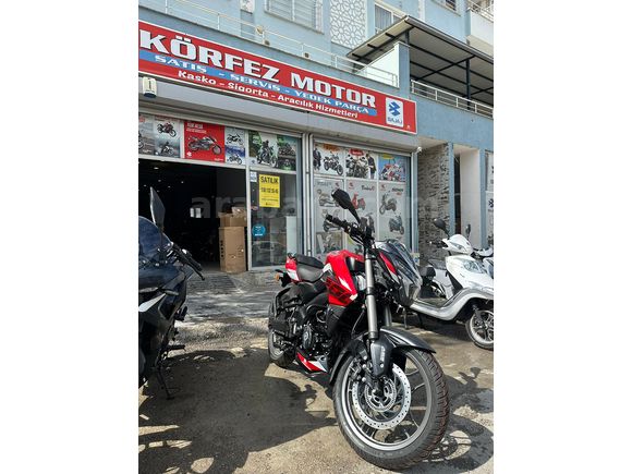 BAJAJ PULSAR NS 200 UG 2