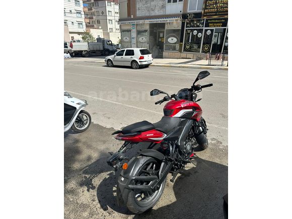 BAJAJ PULSAR NS 200 UG 2