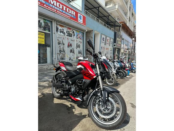 BAJAJ PULSAR NS 200 UG 2