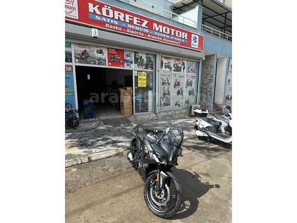 BAJAJ PULSAR RS 200
